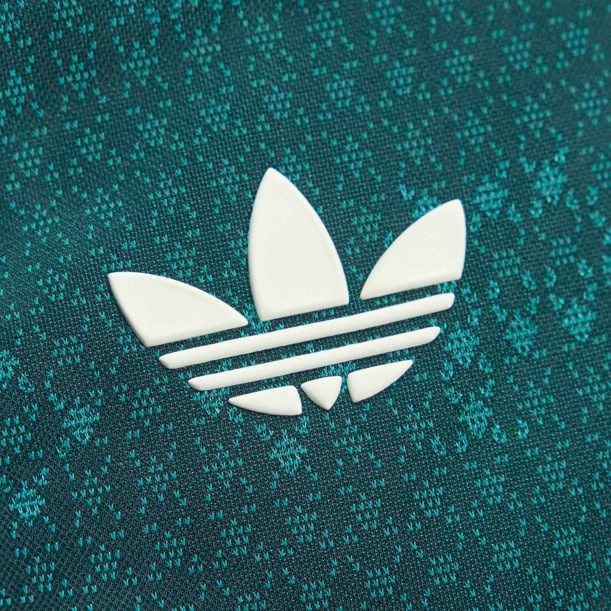 Camiseta Authentic Hombre Segunda Equipación Verde 26/27